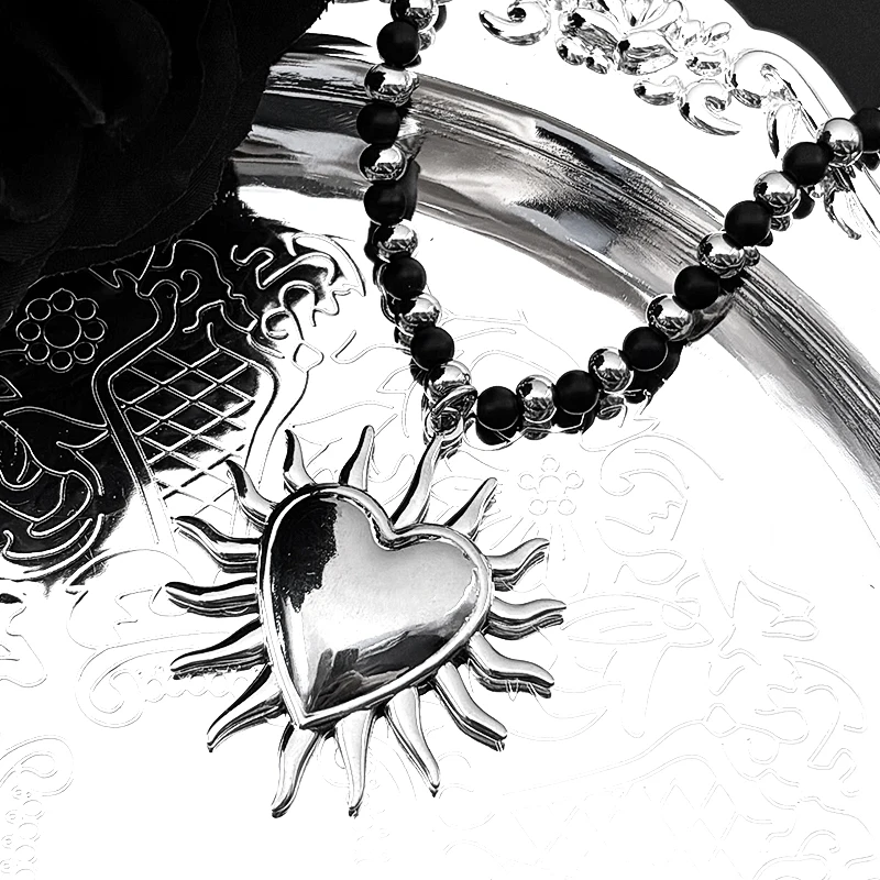 

Retro Christian Sacred Heart of Jesus Pendant Necklace for Women Men Stainless Steel Silver Color Hematite Beaded Chain Jewelry