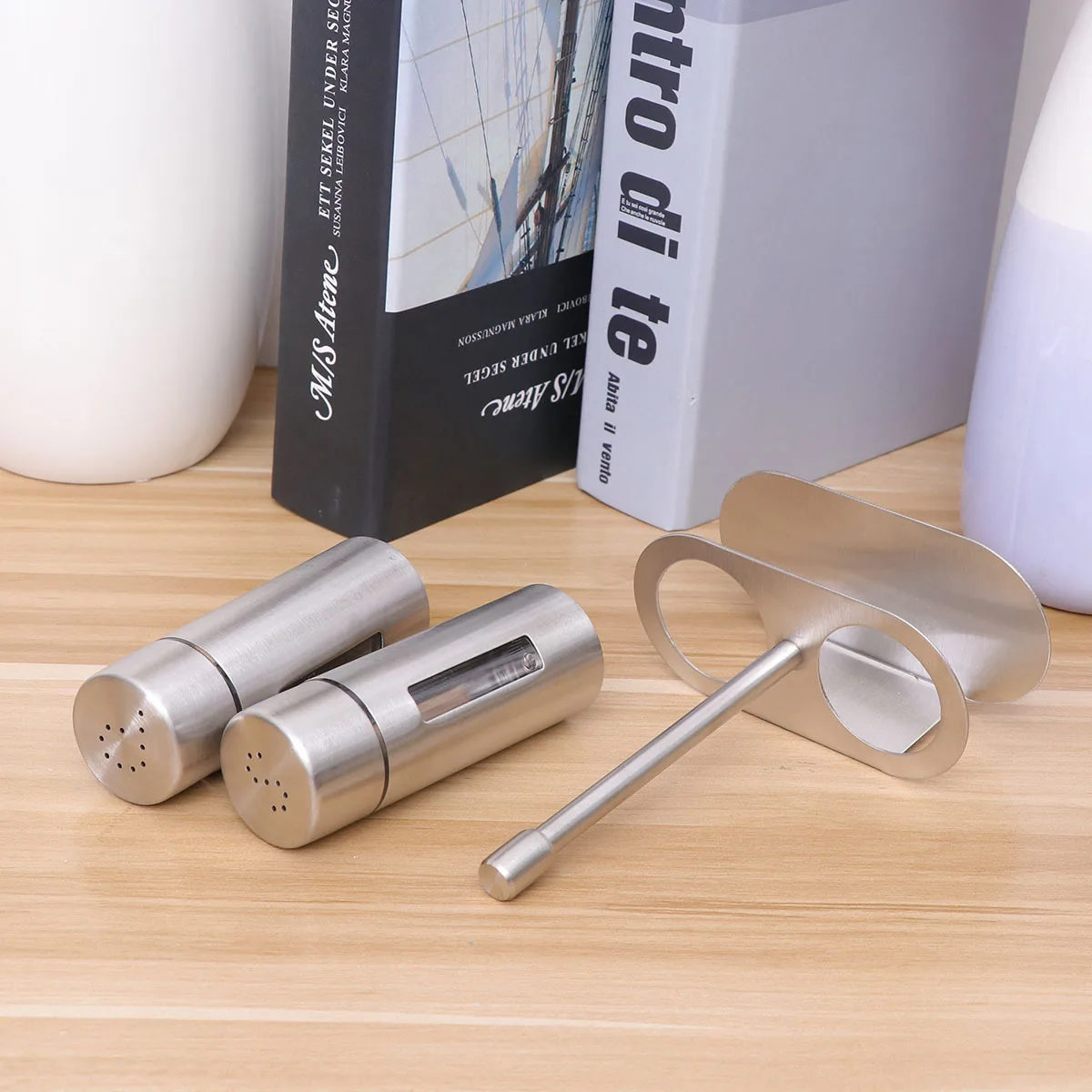 

2-Piece Stainless Steel Spice Jar Set Salt Pepper Bottle Medium Size Kitchen Seasoning Organizer Glass Container for Bbq Picnic