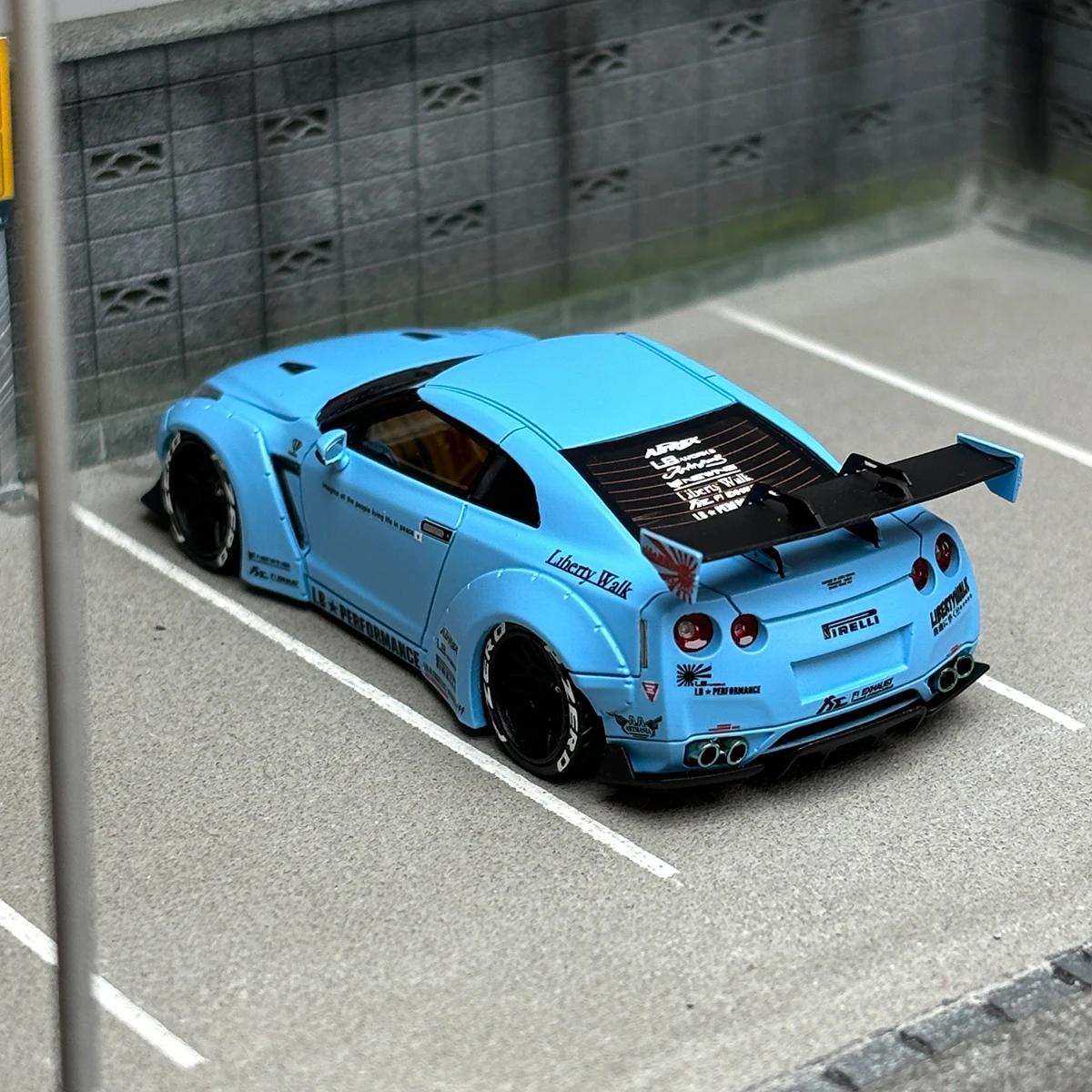 404 ERROR 1:64 R35 Baby resin model car