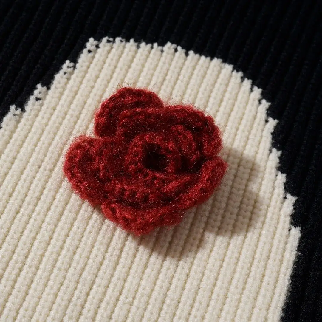 Fall/Winter Round-neck Flower Embroidered Pullover Knitted Sweater for Men - Couple Style - Loose Inner Layer Base Top