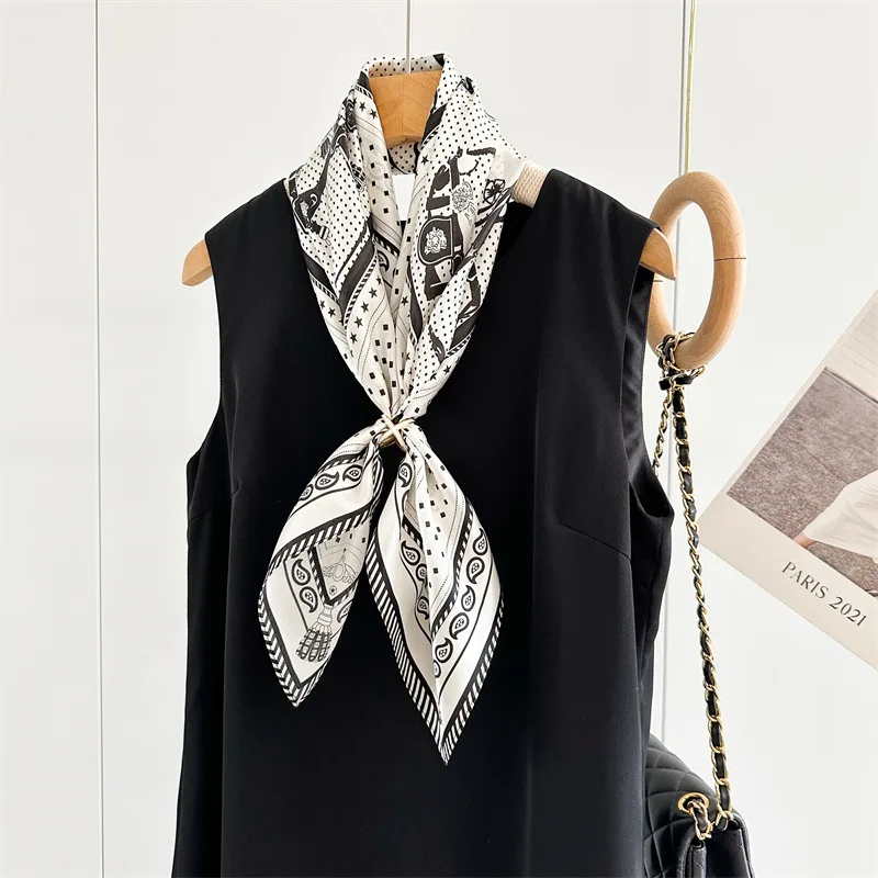 

Маленький мягкий шарф с принтом лошади, 65 см, женские квадратные шелковые банданы, шарфы для волос, аксессуары, женский платок Femme 65 см