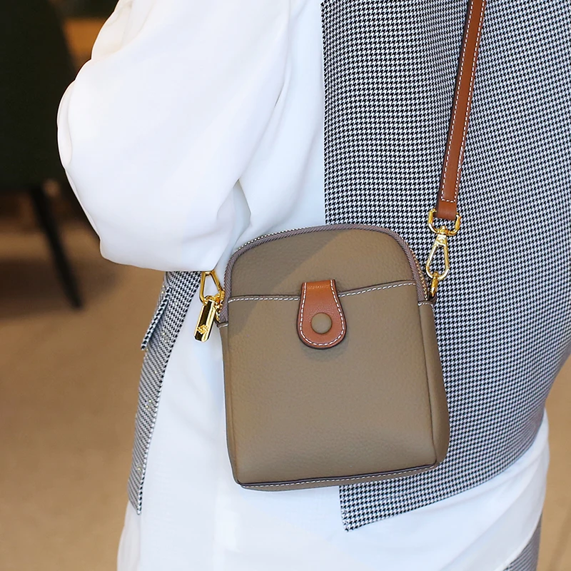 Genuine Cowhide Leather Mini Crossbody Phone Bag for Women Small Shoulder Bag with Gold Hardware Designer Luxury Messenger Bags
