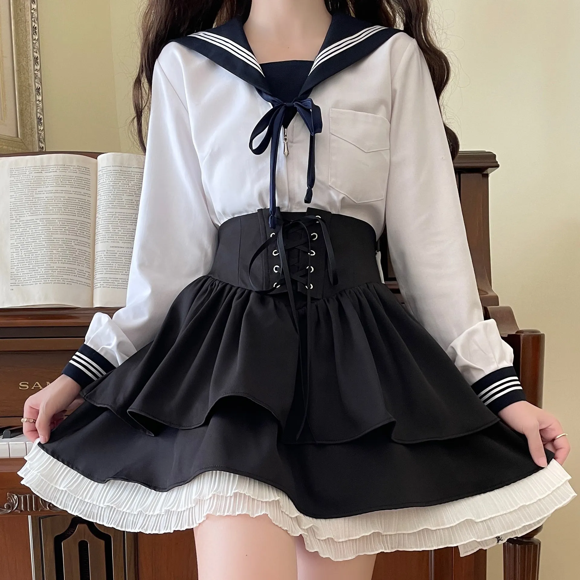 Japanse Gothic Schattige Uitlopende Rok Lief Meisje Zwarte Riem Stiksel Hoge Taille Een Woord Korte Elegante Schooljurk Gothic Rok