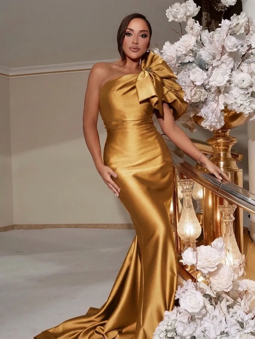 customized Arabic Evening Dresses One Shoulder Bow Gold Formal Women Prom Dresses Strapless Dubai Women Wedding Party Gowns