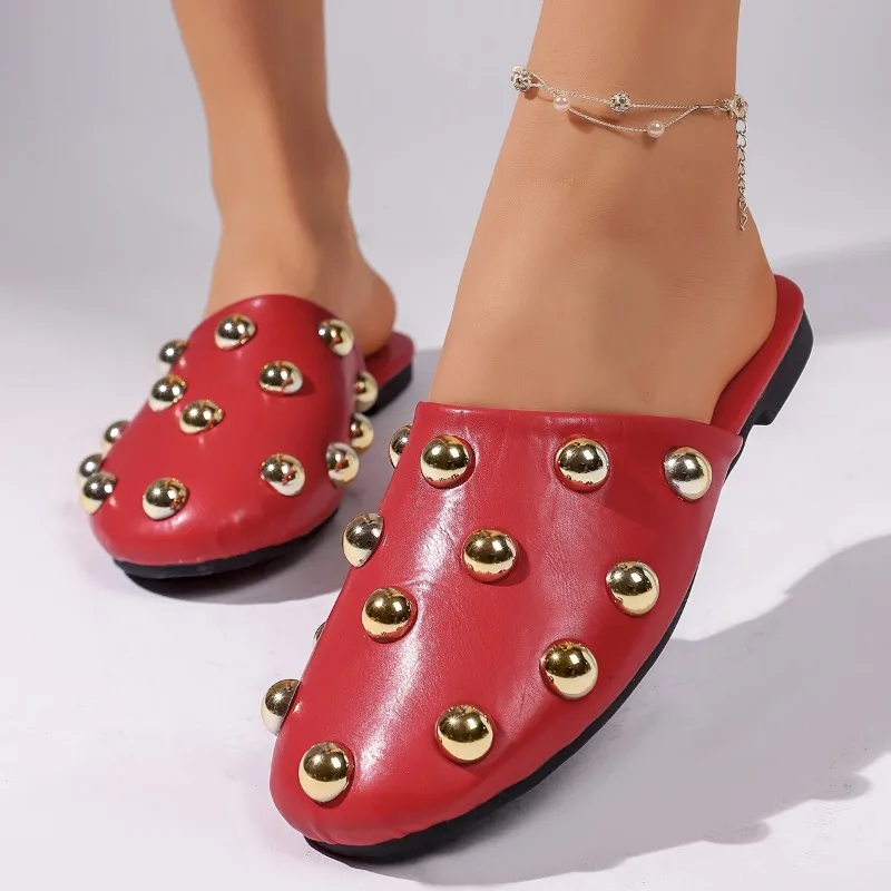 

Fashion Metal Rivet Decor Women Slippers 2026 Summer New Solid Closed Toe Female Shoes Soft Bottom Outdoor Casual Sandals