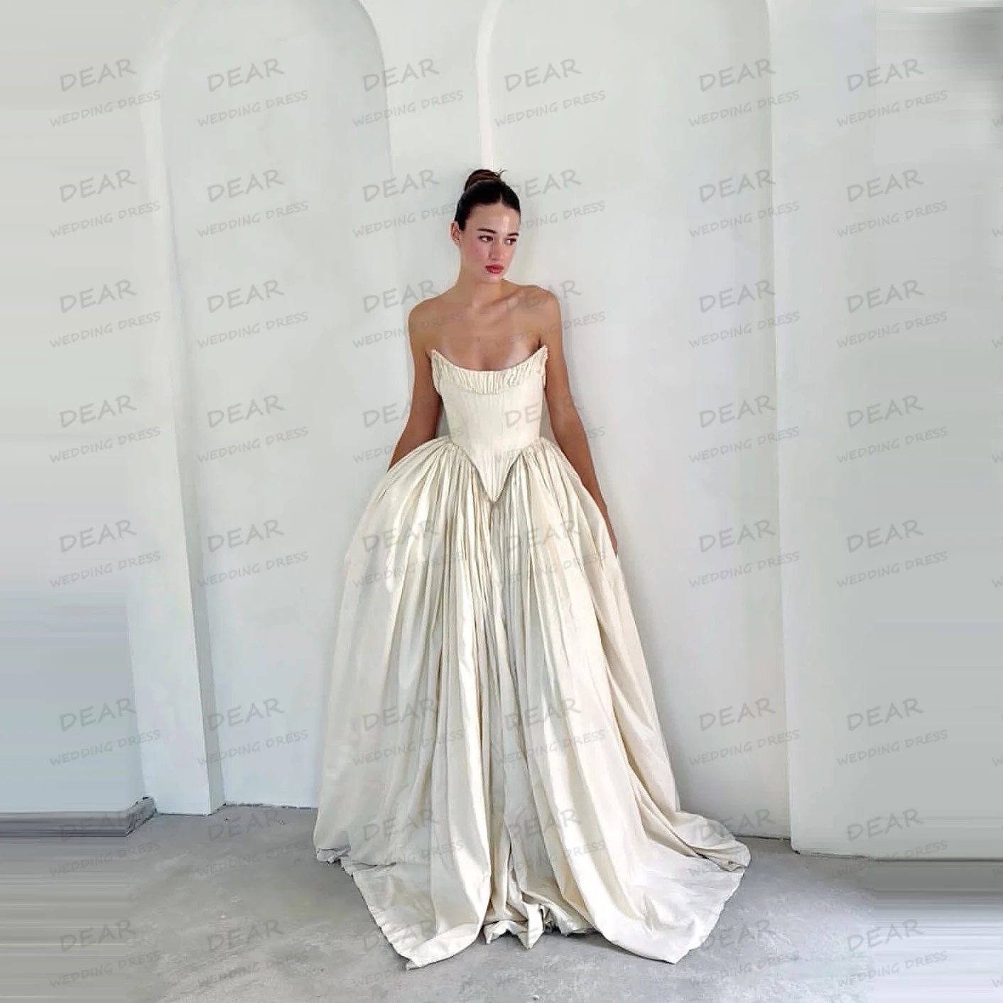 Luxuriöse Brautkleider aus Satin mit sexy Rüschen, A-Linie, flauschige Brautkleider, U-Boot-Ausschnitt, ärmellos, 2026, maßgeschneidert
