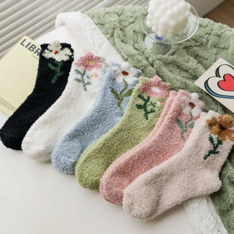 

2 Pairs of Autumn and Winter New Coral Fleece Mid Tube Socks Thickened Warm Floor Socks Casual Home Women's Socks