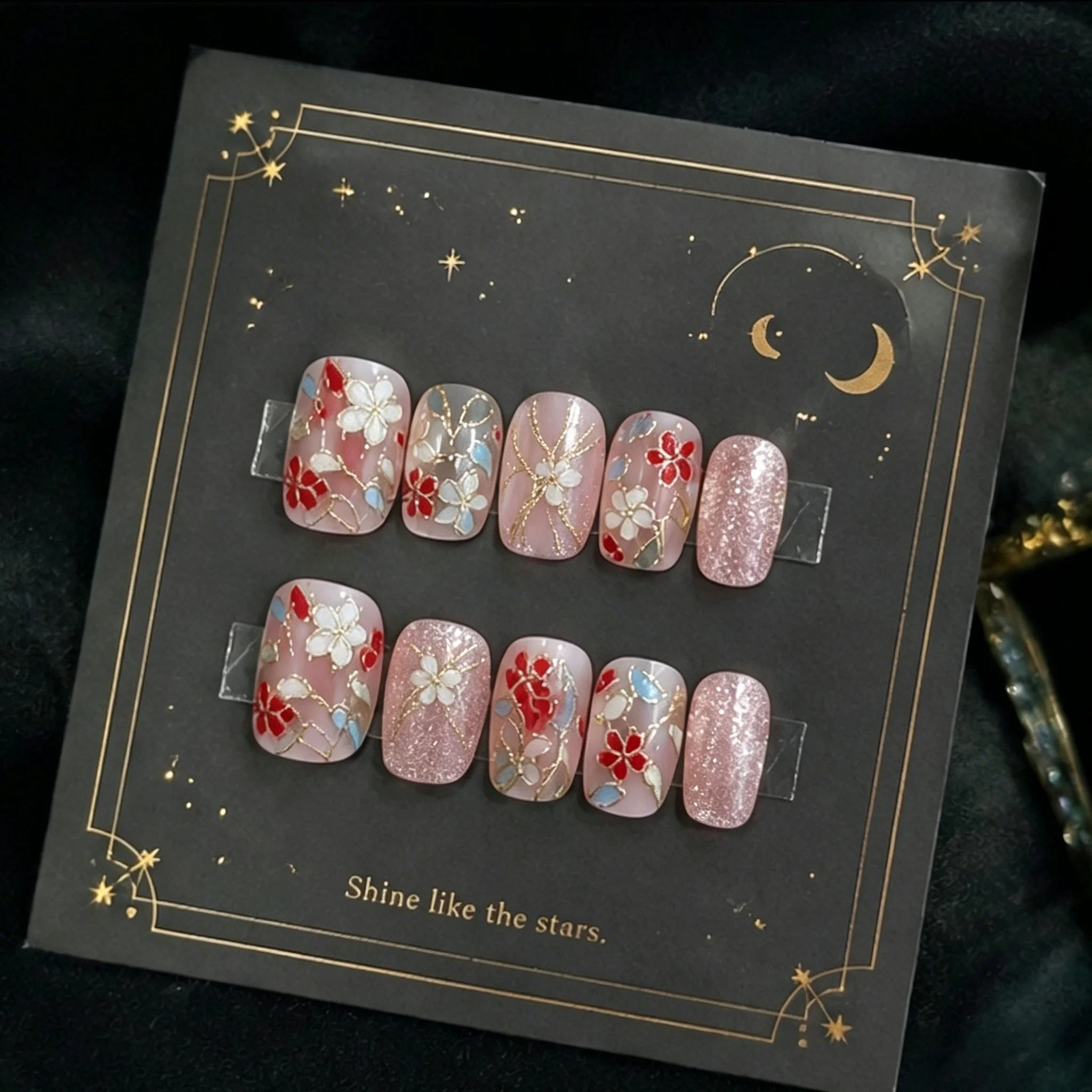 

10pcs Nude Gradient Handmade Nails Red White Floral Design Fake Nail Short Square False Nail for Women&Girl Nail Art Daily Wear