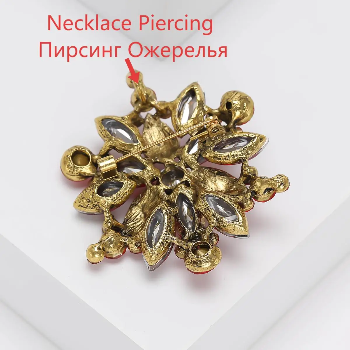 Beaut&Berry Fashion Rhinestone Flower Brooches for Women 9-color Snowflake Party Casual Brooch Pin Gifts