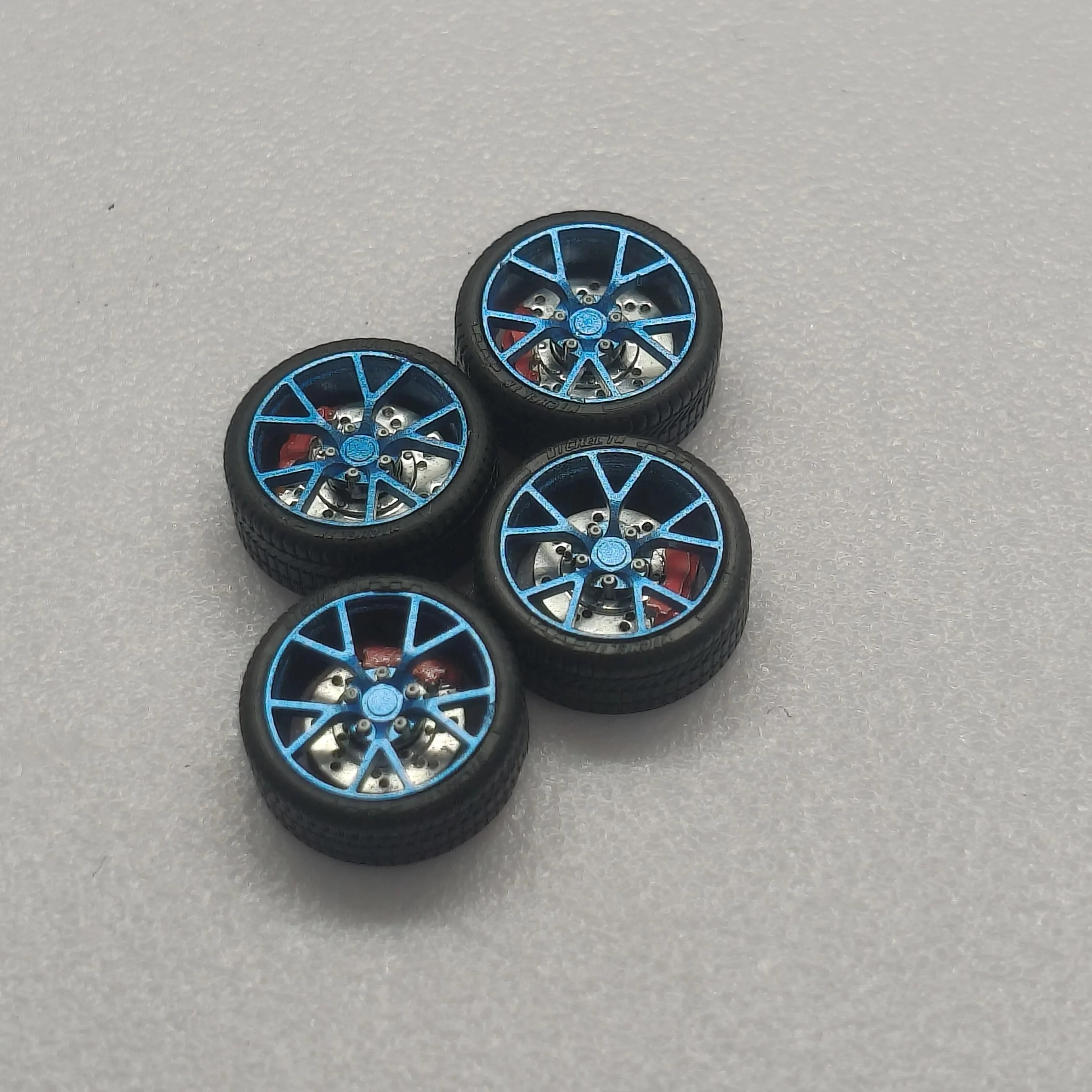 Новая модель автомобиля 1:64 с модифицированным диаметром ступицы колеса 10,5 мм, аксессуары для статических шин из смолы.