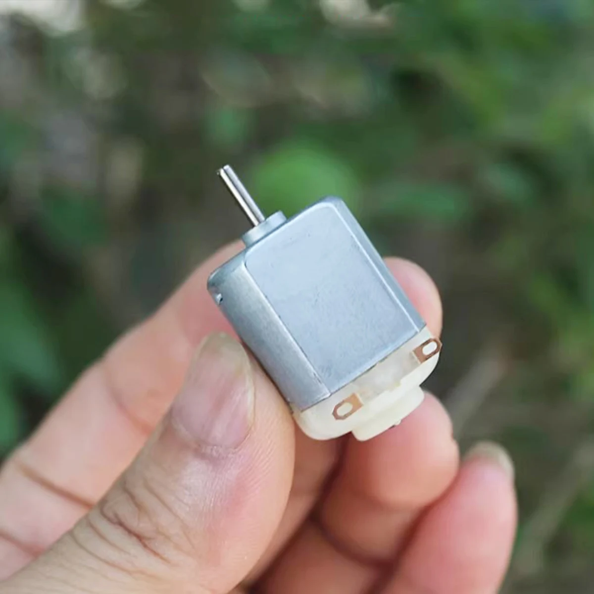 2PCS Mini 130 Electric Motor DC 3V 3.7V 5V 11000RPM High-speed Carbon Brush High Torque DIY Toy Four-wheel Drive Accessories