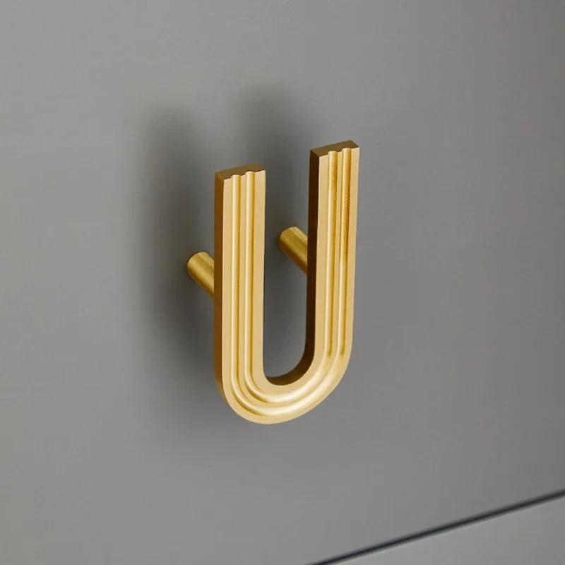 مقبض درج خزانة الملابس مقبض الباب مقابض الأثاث الصلبة نحى النحاس مقبض المدرج تصميم خزانة المطبخ سحب