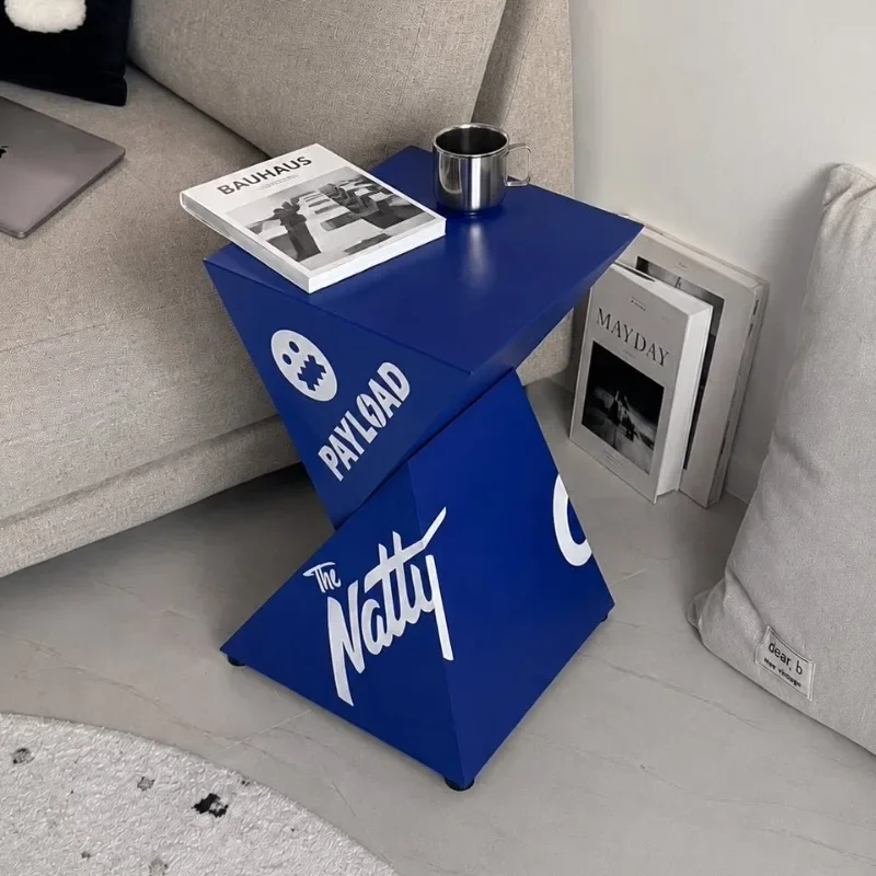 *T% Designer Metal Side Tables Dopamine Cool Entryway Colorful End Table Cartoon Funky Stolik Boczny Do Kanapy Room Furniture
