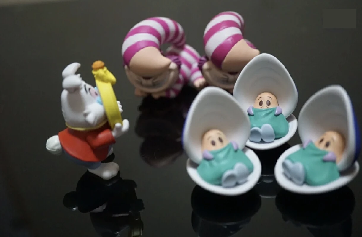 Alices In Wonderland อะนิเมะกล่องตาบอดซ่อน Seek Mini Action Figure ชุดน่ารักสะสมเดสก์ท็อปของเล่นเด็กสาวของขวัญ