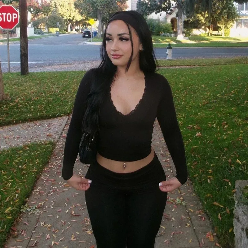 

Leosoxs Women's Set Long Sleeve lace Crop T-shirt +Flare Pants 2025 Active Fitness Streetwear Two 2 Piece Sets Outfits Tracksuit