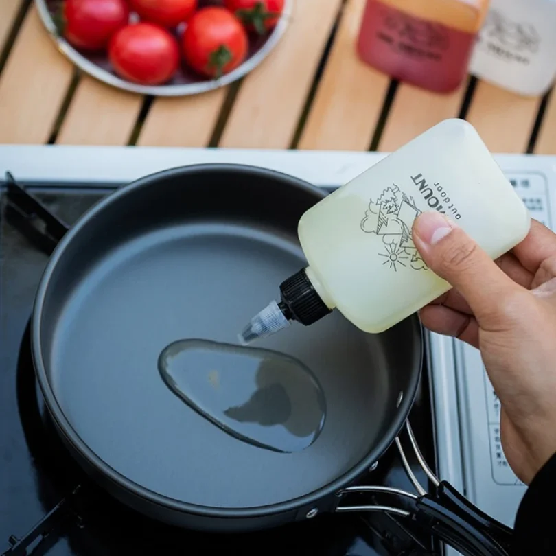 1Pc 120ml Outdoor BBQ Seasoning Bottle Oil Dispenser Bottle Condiment Container Seasoning Squeeze Bottle for Camping Supplies