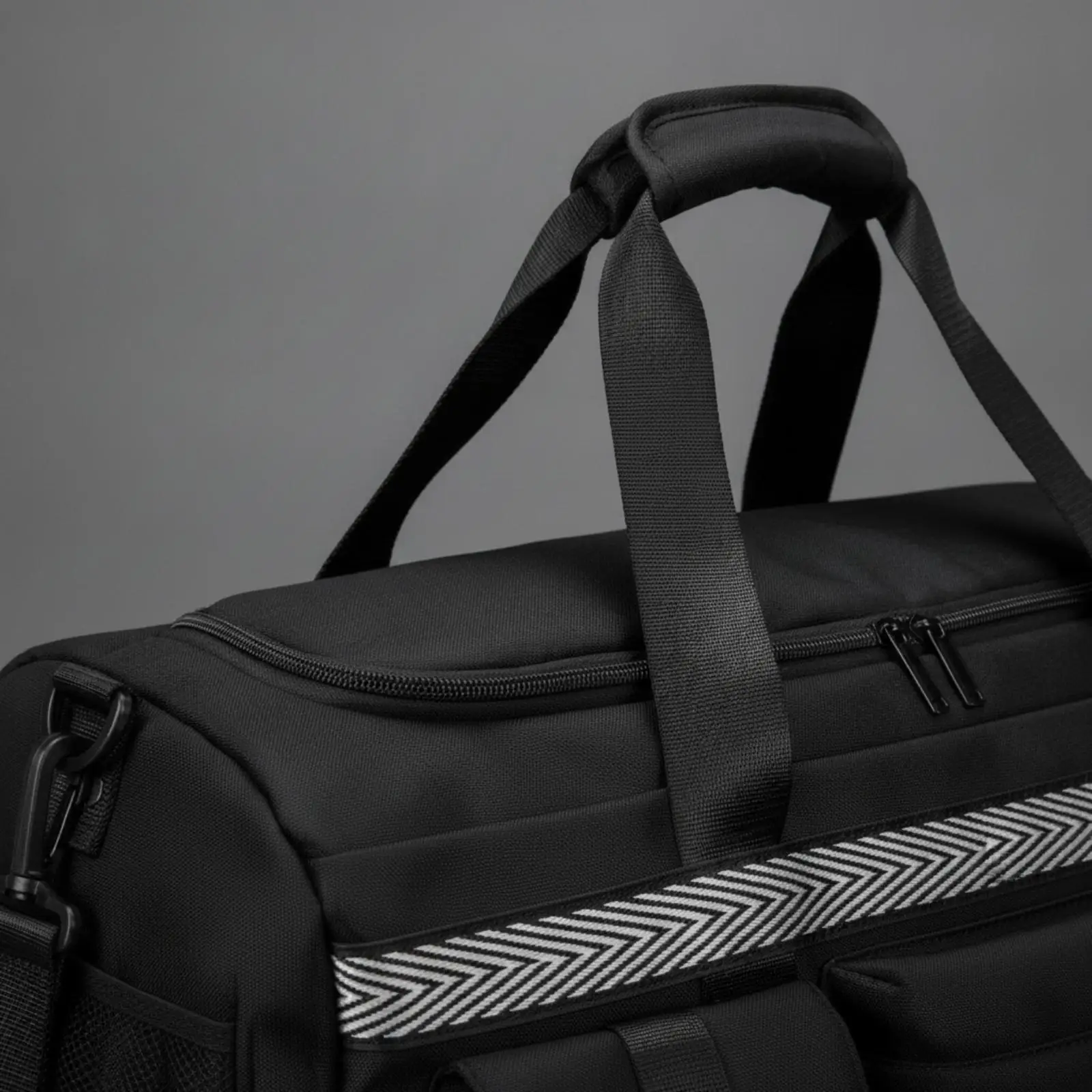 Travel Duffel Bag Water-Resistant Duffel Bag with Shoulder Straps Large Capacity Multi-Pocket for Travelers, Weekend Trips