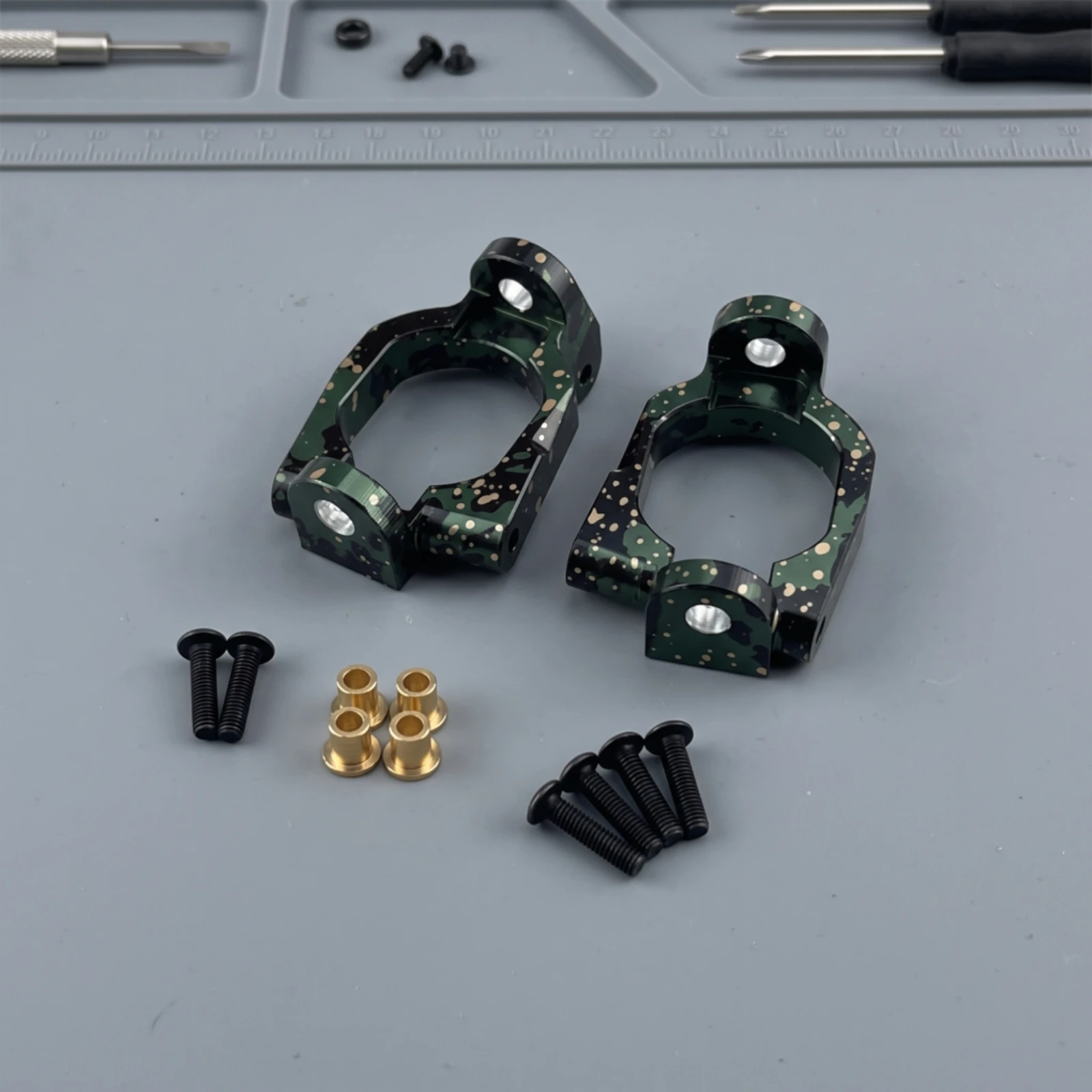 2 Pieces Front C-Seats with Screws Aluminum C-Shaped Hub Carriers Front Wheel Seat Replacement Upgrade Parts Compatible