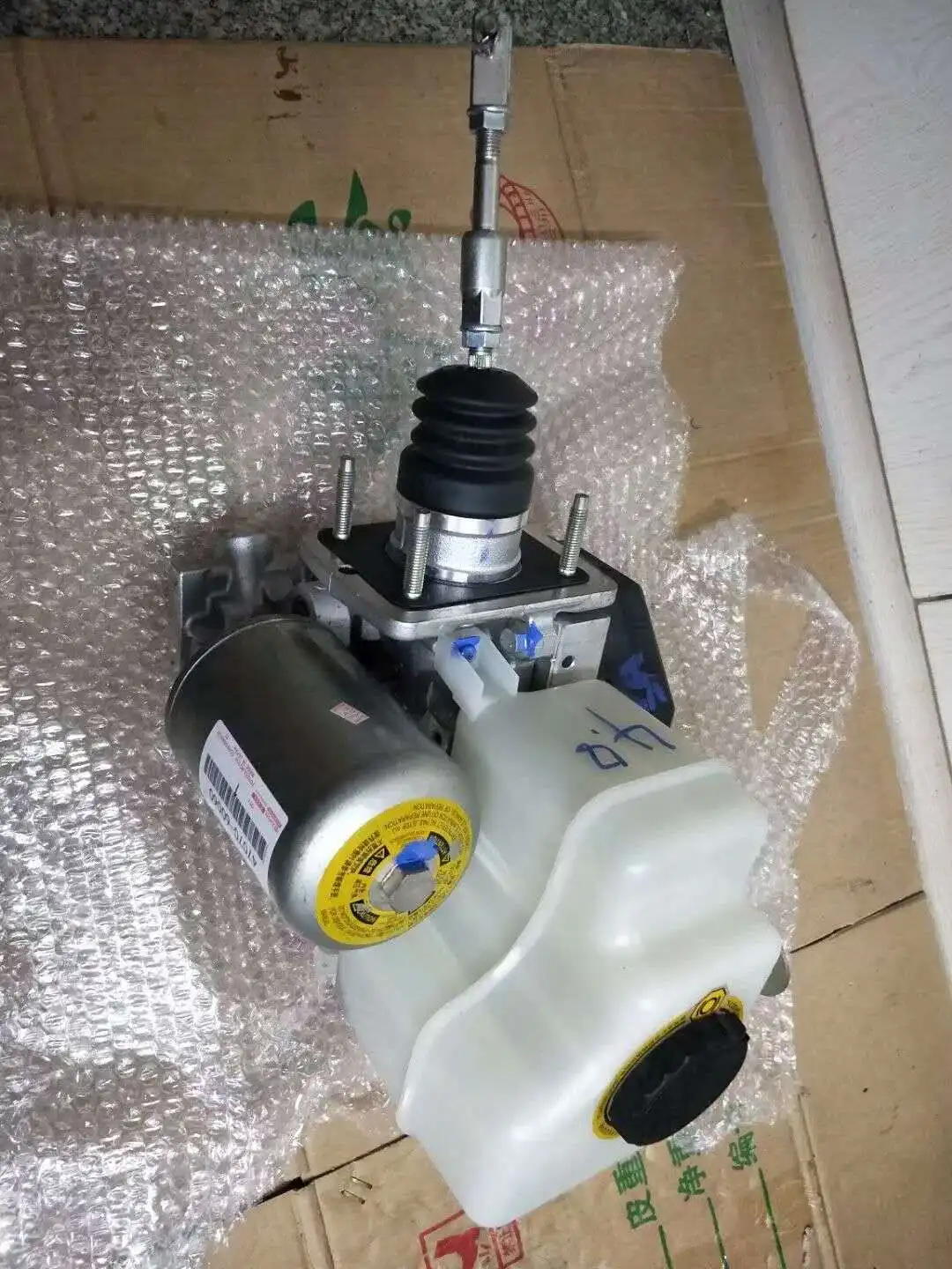 OEM: 89541-60120 8954160120 ABS pump brake master suitable for 200 4.5 diesel 1VD-FTV V8