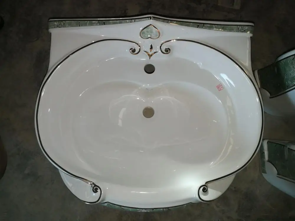 Big Size Two Pieces Ceramic Decorative Golden Toilet