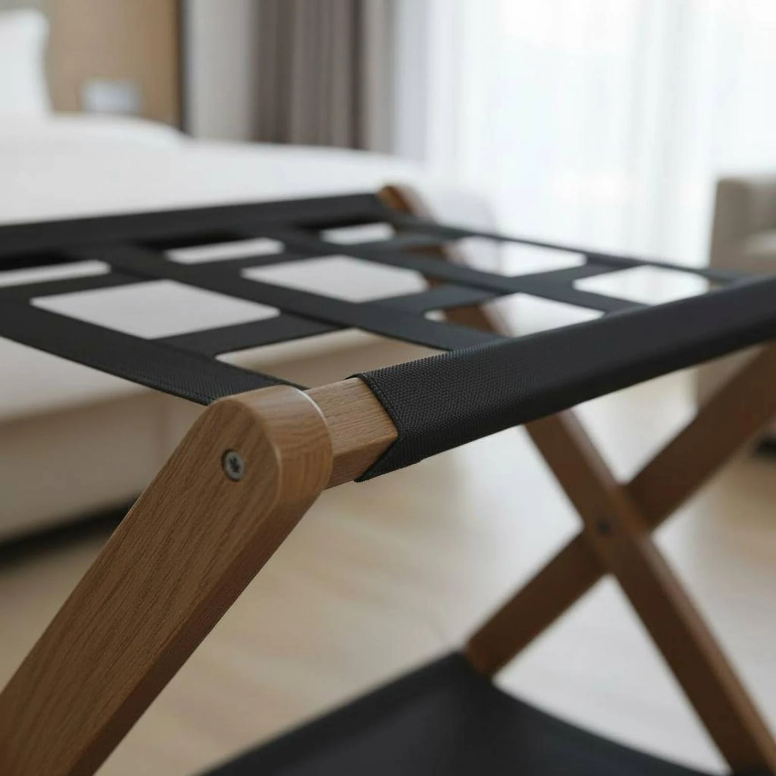 Double Layer Luggage Rack Two-Tier Storage Folding Luggage Rack Foldable Suitcase Stand Space-Saving for Guest Room
