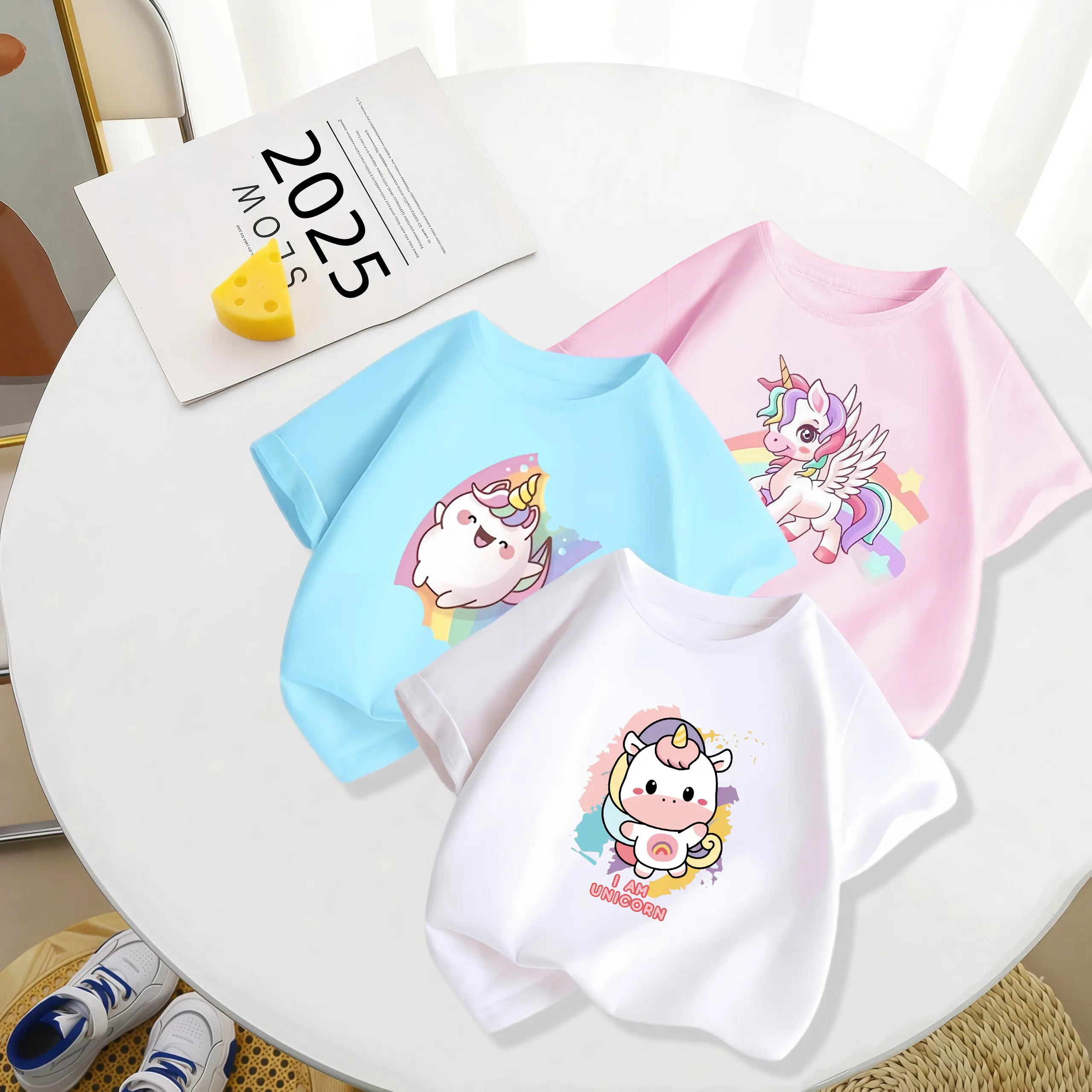 Colorful Small Print Short Sleeved T-shirt for Boys and Girls, Fashionable Round Neck Casual Parent-child Breathable Top