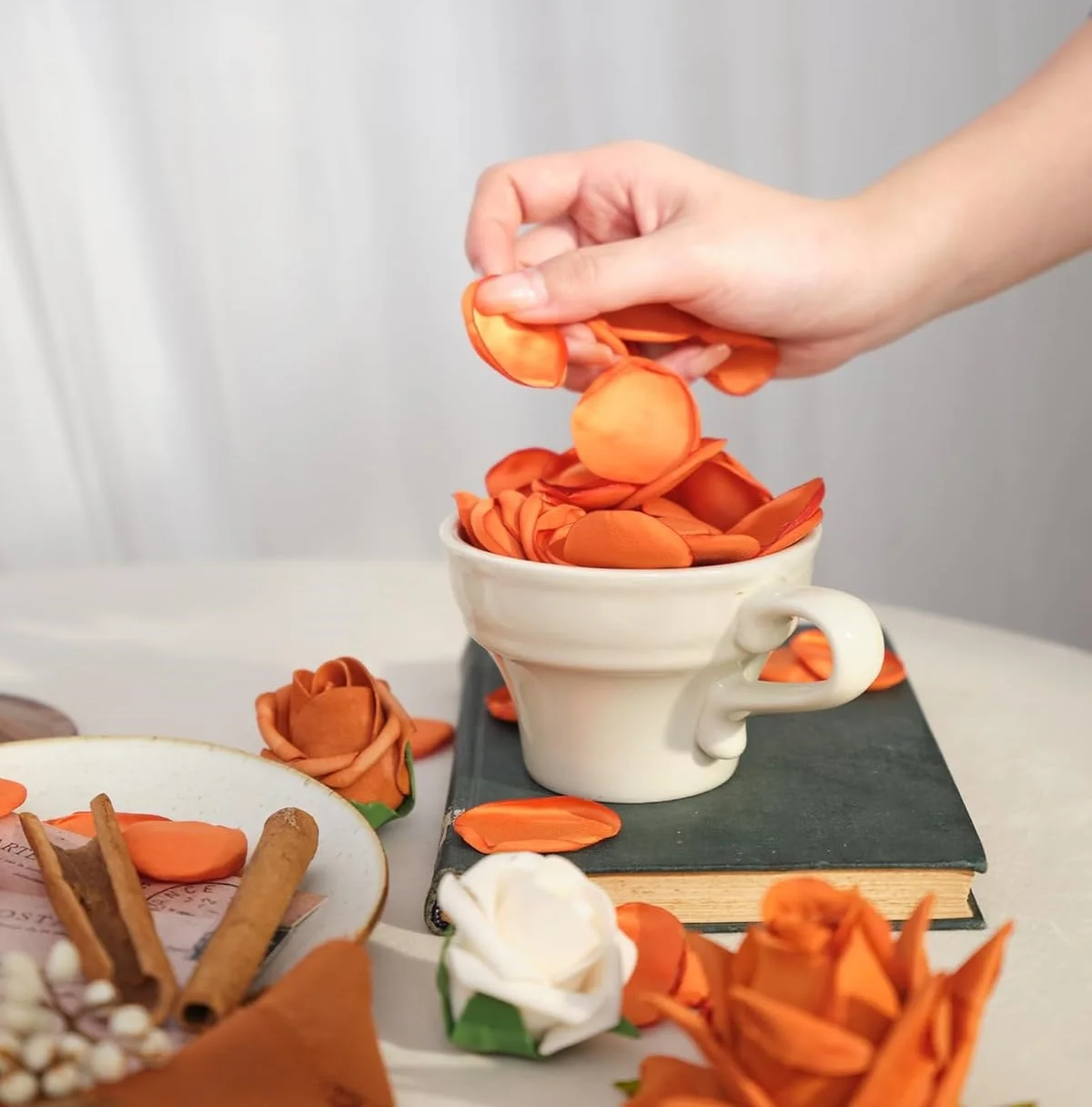 

100pcs Orange Rose Petals for Wedding Handmade Silk Flowers Marriage Decoration Valentines Day Artificial cañon petalos boda