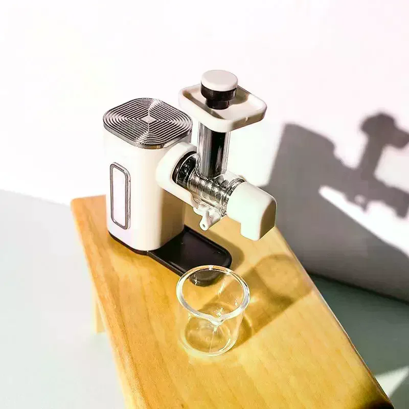 1 Set Mini Food Play Fruit Juicer Machine 1:12 Scale Dollhouse Miniature Juicer Blender Simulation Model Scene Decoration