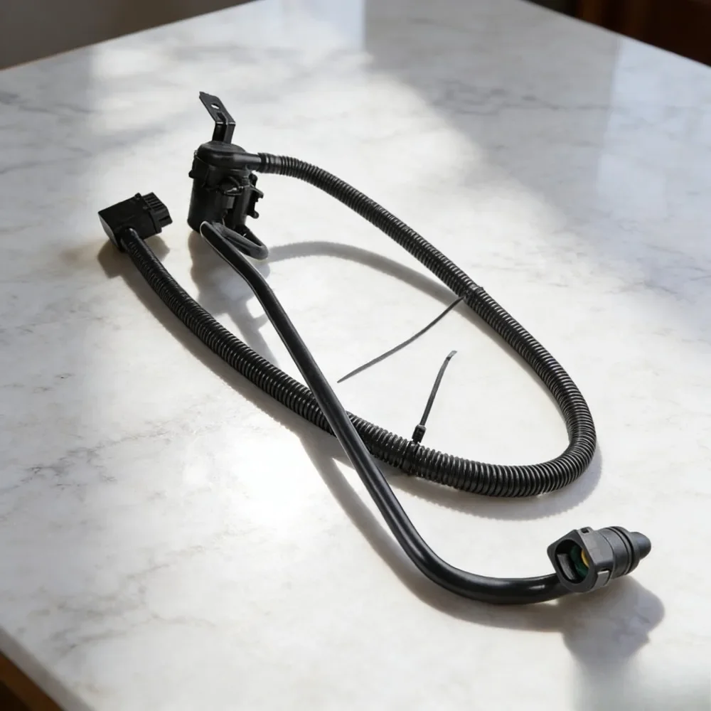 

2-Pin Vapor Canister Vent Solenoid Valve 23481275 20995472 25932566 25962085 for 2007-2016 Tahoe Yukon Escalade NOS