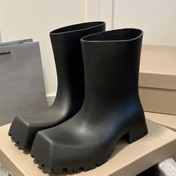 Botas de lluvia con punta cuadrada para mujer, botines de tubo medio que combinan con todo, fondo grueso, zapatos de agua antideslizantes impermeables de moda aumentados