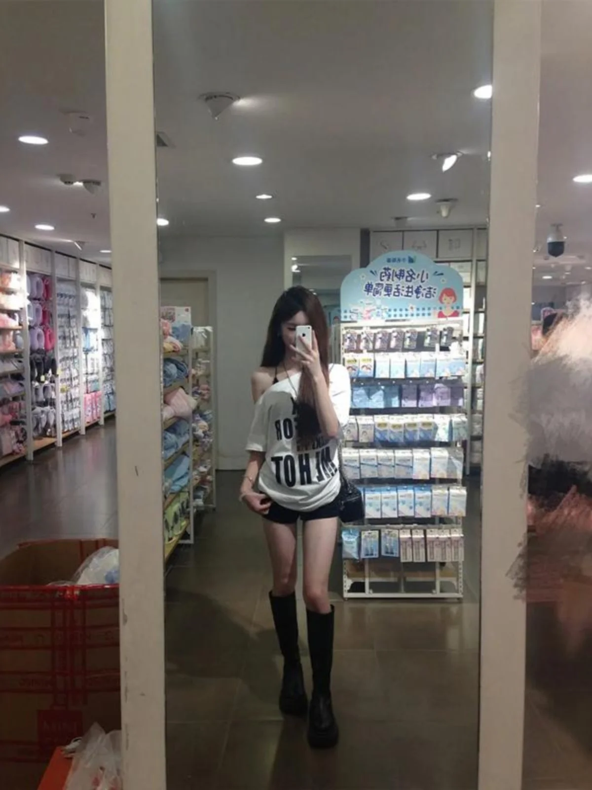 Spicy Girl White Letter Print oulder Bared ort Sve T-irt Women Summer Pure Desire Loose Lazy Sle Top Trendy