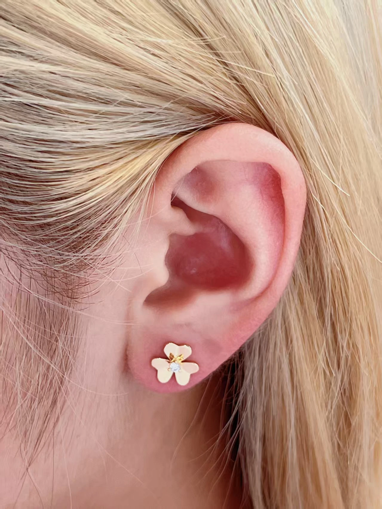 

Classic Si Xiaocao earrings designer's same style light luxury high-end earrings as gifts for women