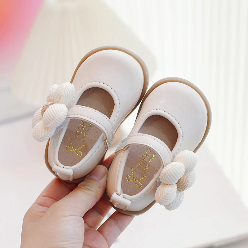 

Beautiful Baby Girl Leather Shoes SpringAutumn Shallow Toddler Party Shoes Child 2025 Soft sole breathable Princess Wedding Shoe