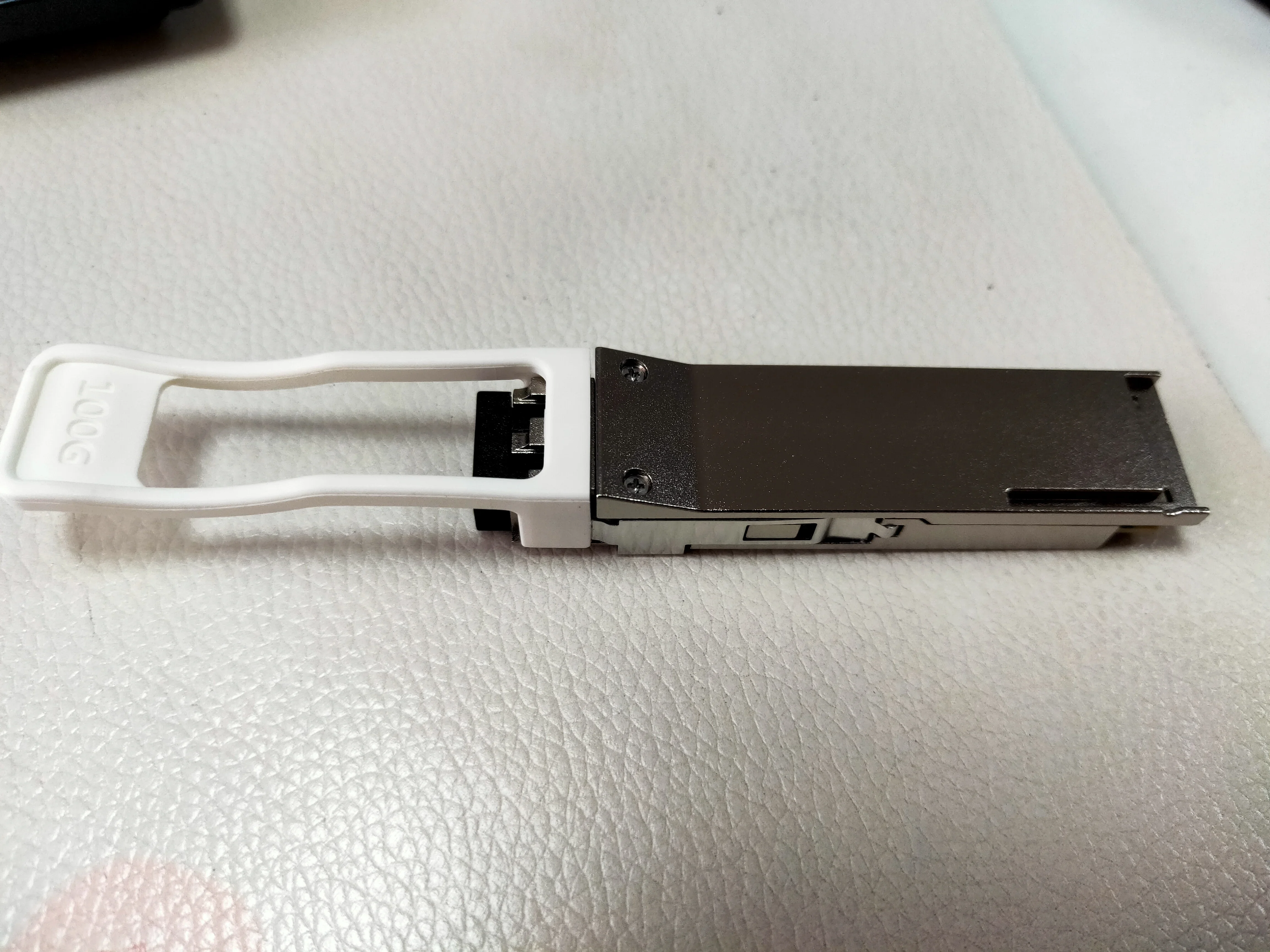 Hot Selling Compatible QSFP-100G-ZR4 100GBase ZR4 Transceiver QSFP28 100G 1310nm 80km SMF Dual LC Connector