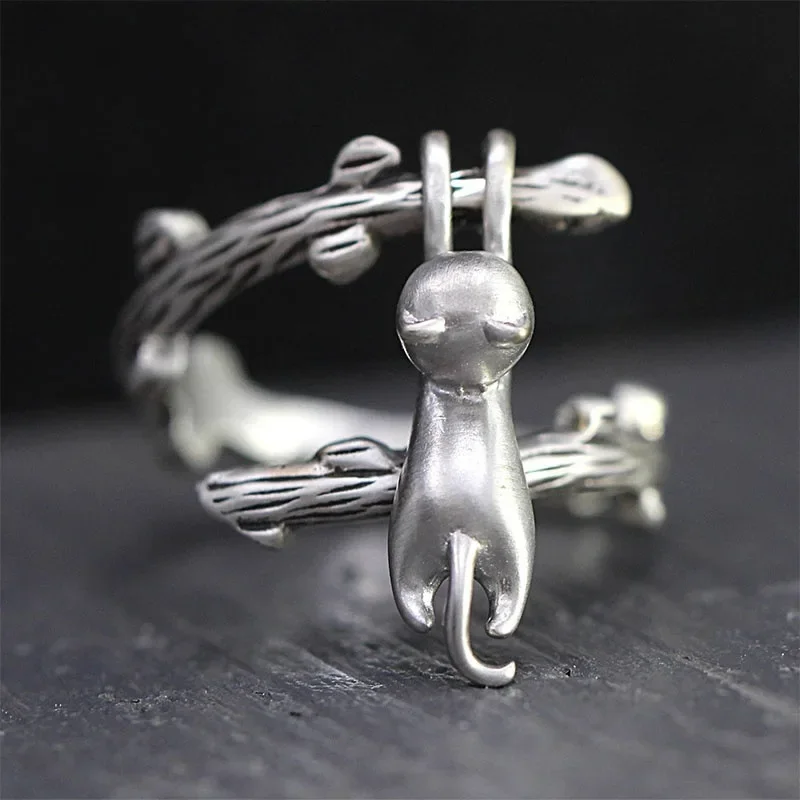 2023 New Fashion Personality Sliver Color Branch Climb Cat Opening Rings For Women Party Jewelry Charm Gifts Custom Jewelry