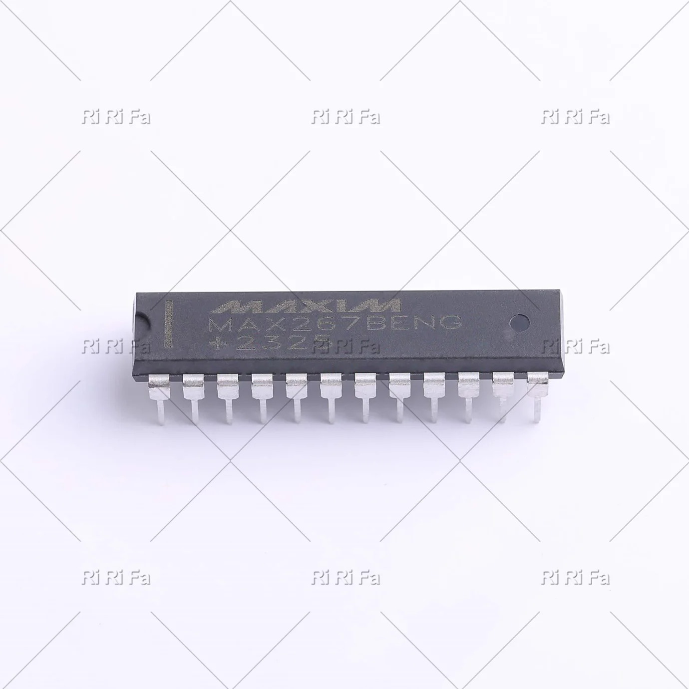 MAX267BENG+ Active filter PDIP-24