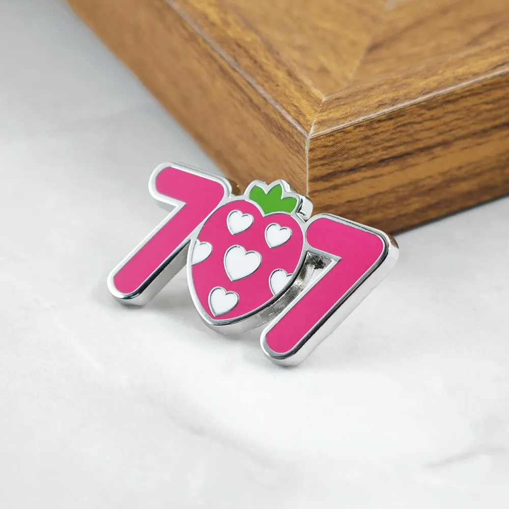 Anime NANA Brosche Zimmer 707 Rosa Erdbeer-Metallabzeichen Yazawa Ai Emaille-Pin Kawaii Mädchen Schmuck Fan-Geschenk – Detail 10
