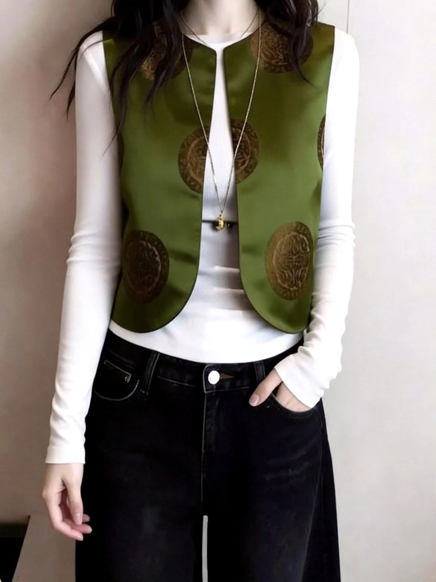 Elegant Floral Embroidery Vest Women's Comfortable Sleeveless Top Spring Fashion Slimming Versatile Outerwear by HuaKaqi