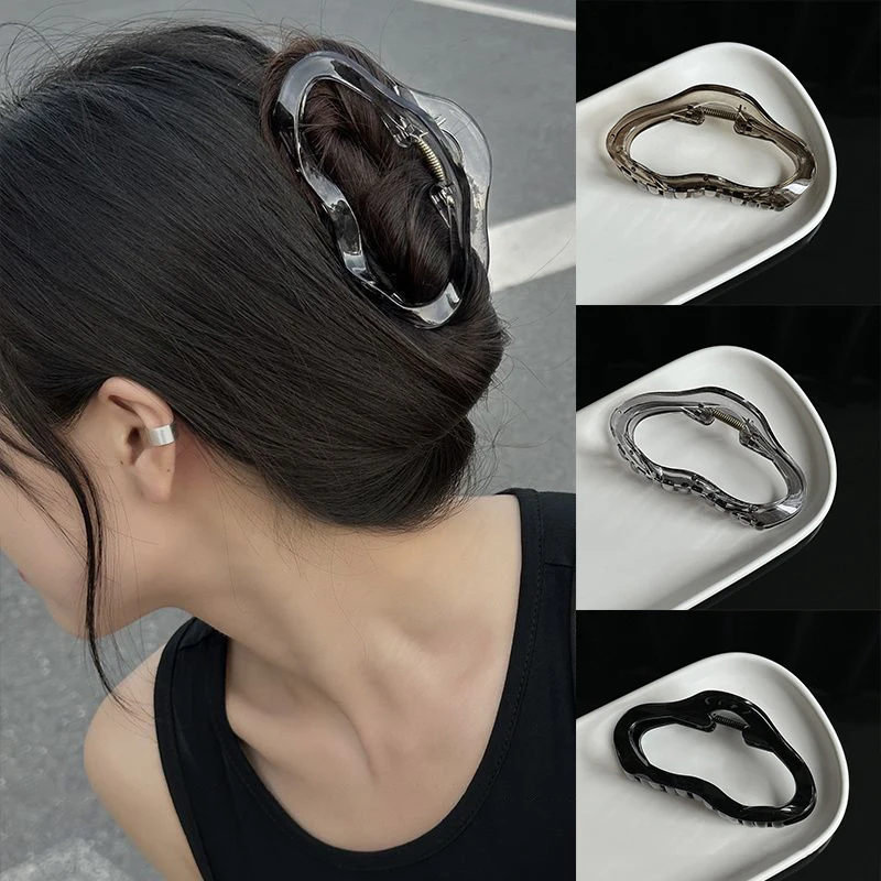 

1PCS Elegant Clouds Hollow Out Hair Claws Clip Women Girls Jelly Acrylic Hair Clamps Plastic Hairpins Barrettes Hair Accessories