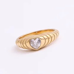High End Pvd Wholesale Trendy Love Chic Small Peach Heart Zircon Ring Stainless Steel Finger Ring for Women Girl