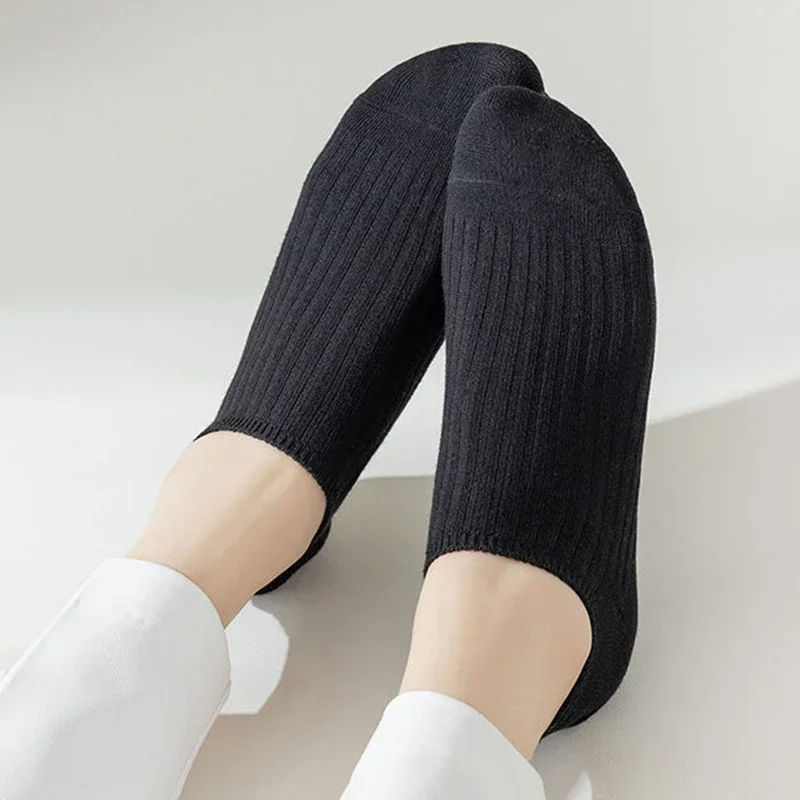 Novo sólido feminino sem mostrar meias respirável resistente ao suor anti-odor invisível meia respirável casual confortável sox feminino