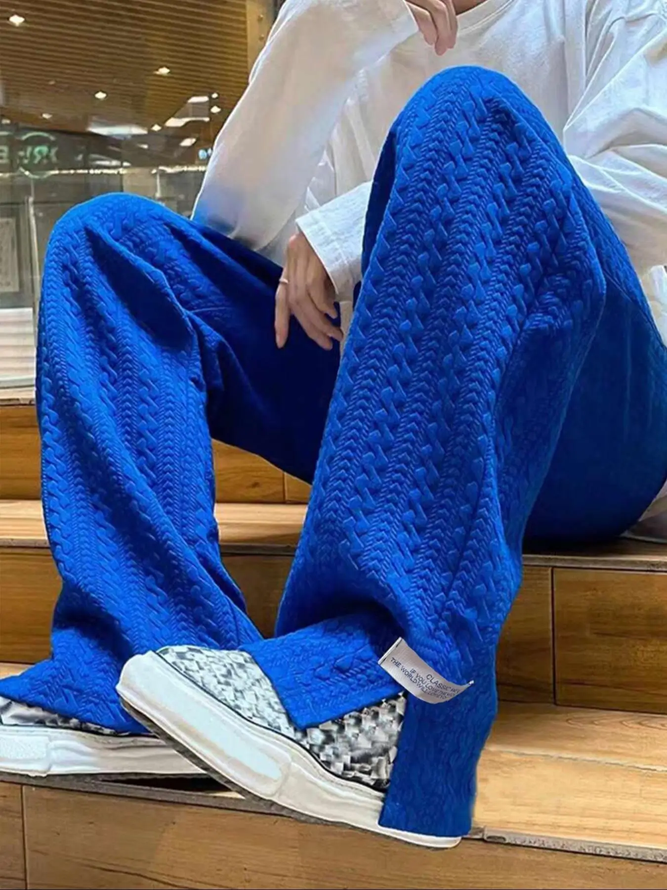Herren Casual Minimalistische Jogginghose mit Buchstabendruck, Geteilter Saum, Strukturierter Jacquard-Stoff, Kordelzug am Bund, Komfortabler Schnitt – Detail 17