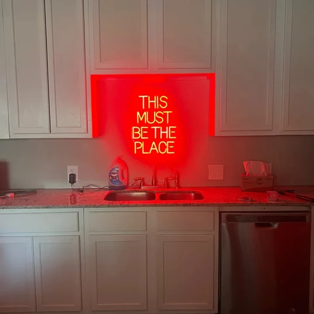 يجب أن يكون هذا المكان النيون يتحدث رؤساء غنائية جدار الفن، ديكور غرفة المنزل، ديكور حفل زفاف، هدية موسيقية فريدة من نوعها #5