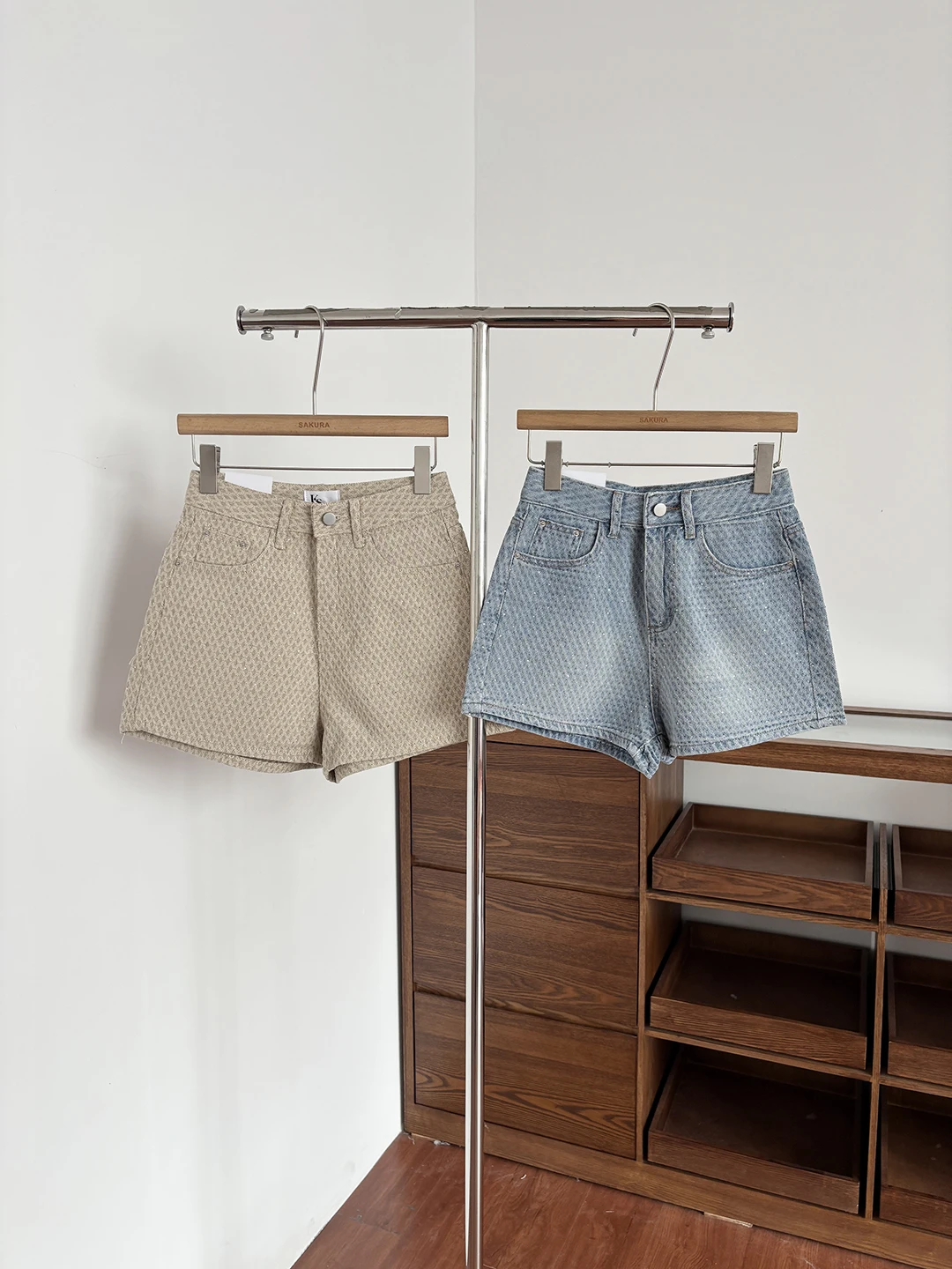 

Summer 2026 High Waist Wide Leg Jeans Shorts Women's Loose Fit Chic Simple Style Korean Version Polyester Fiber Ladies Pants