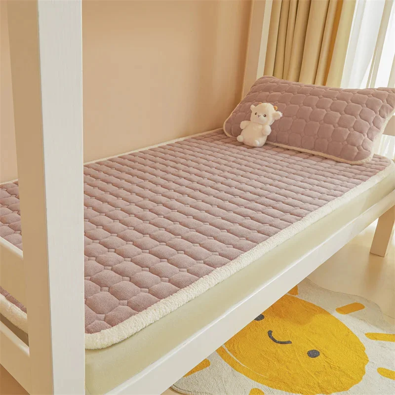 Single Quilted Flat Bed Sheet Soft Warm Velvet Bed Mattress Cover Winter Mattress Protector for Children Student