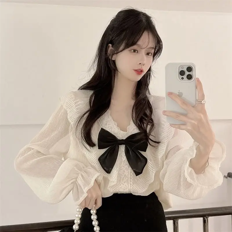 French Style Lace V-neck Bow Shirt Women's Long Sleeved Spring Autumn Design Sense Niche Shirt Gentle Chic Top