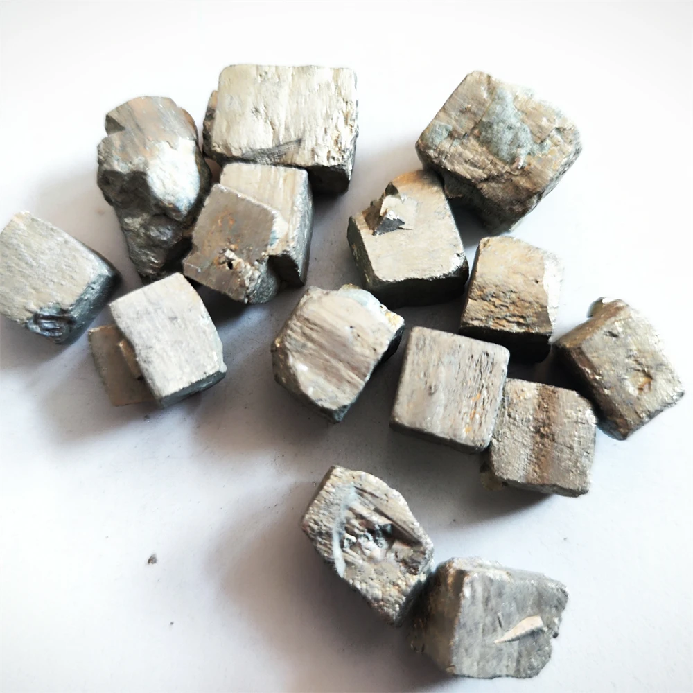 Natürlicher Pyrit-Quarz-Kristallstein, Fool's Gold, raues, unregelmäßiges Erz, Heilprobe, Mineral, Reiki-Chakra, Heim- und Raumdekoration