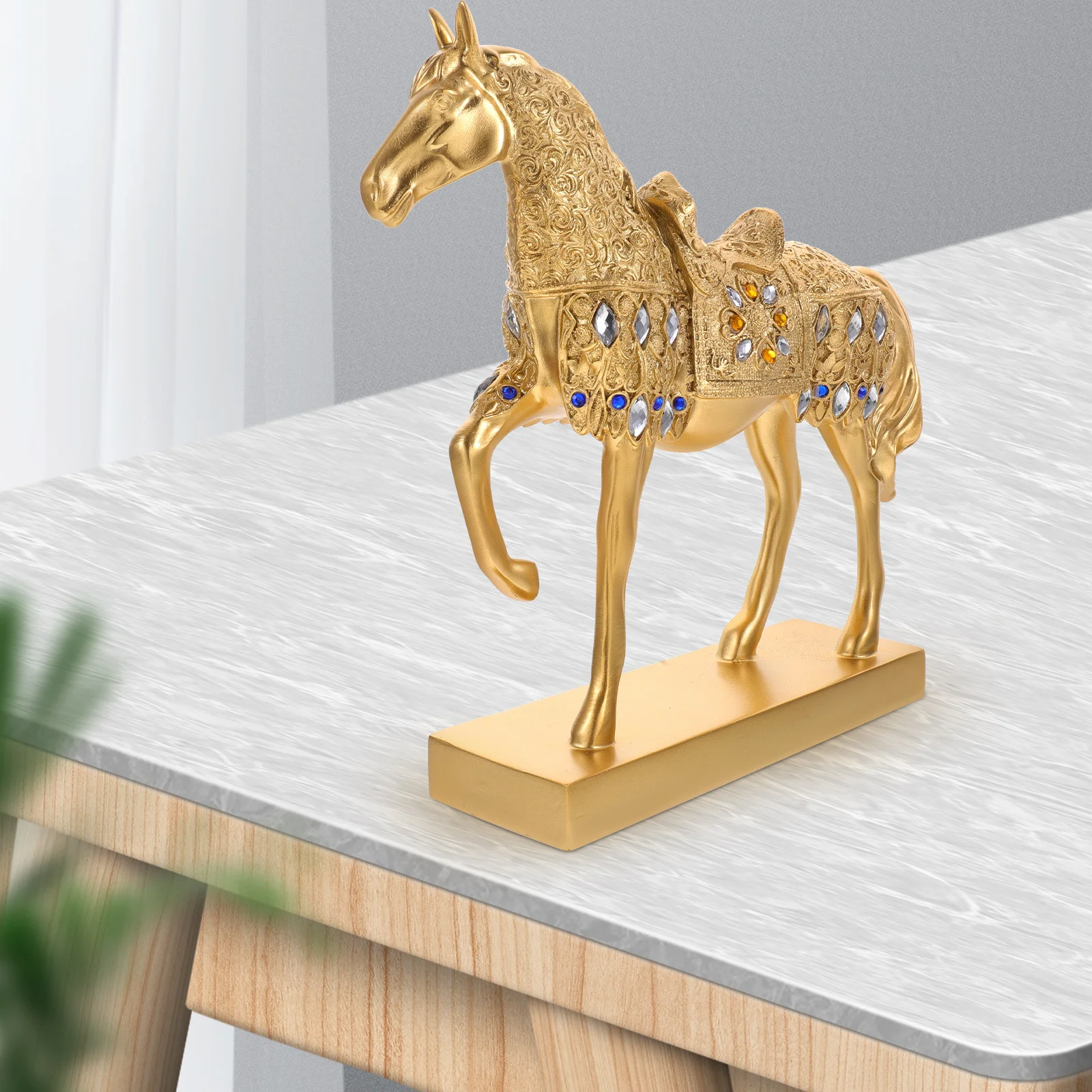 decor-de-cheval-sur-pied-plaque-or-sculpture-en-resine-surface-lisse-bureau-salon-chambre-a-coucher-accessoire-d'etagere