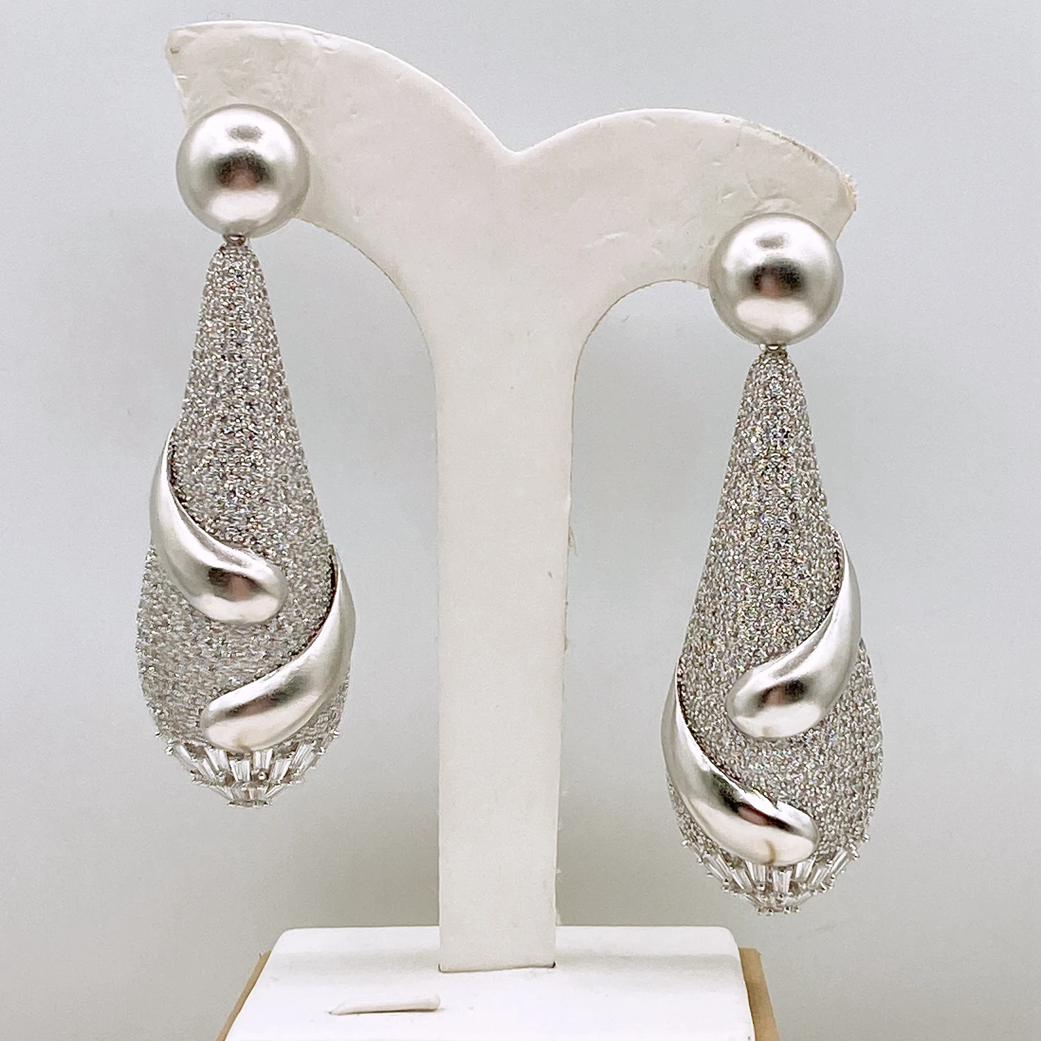 Yulaili Luxury Zirconia Gold Plated Sparkly Teardrop Earrings Spiral Crystal Accents for Party Wedding Jewelry HE2500239