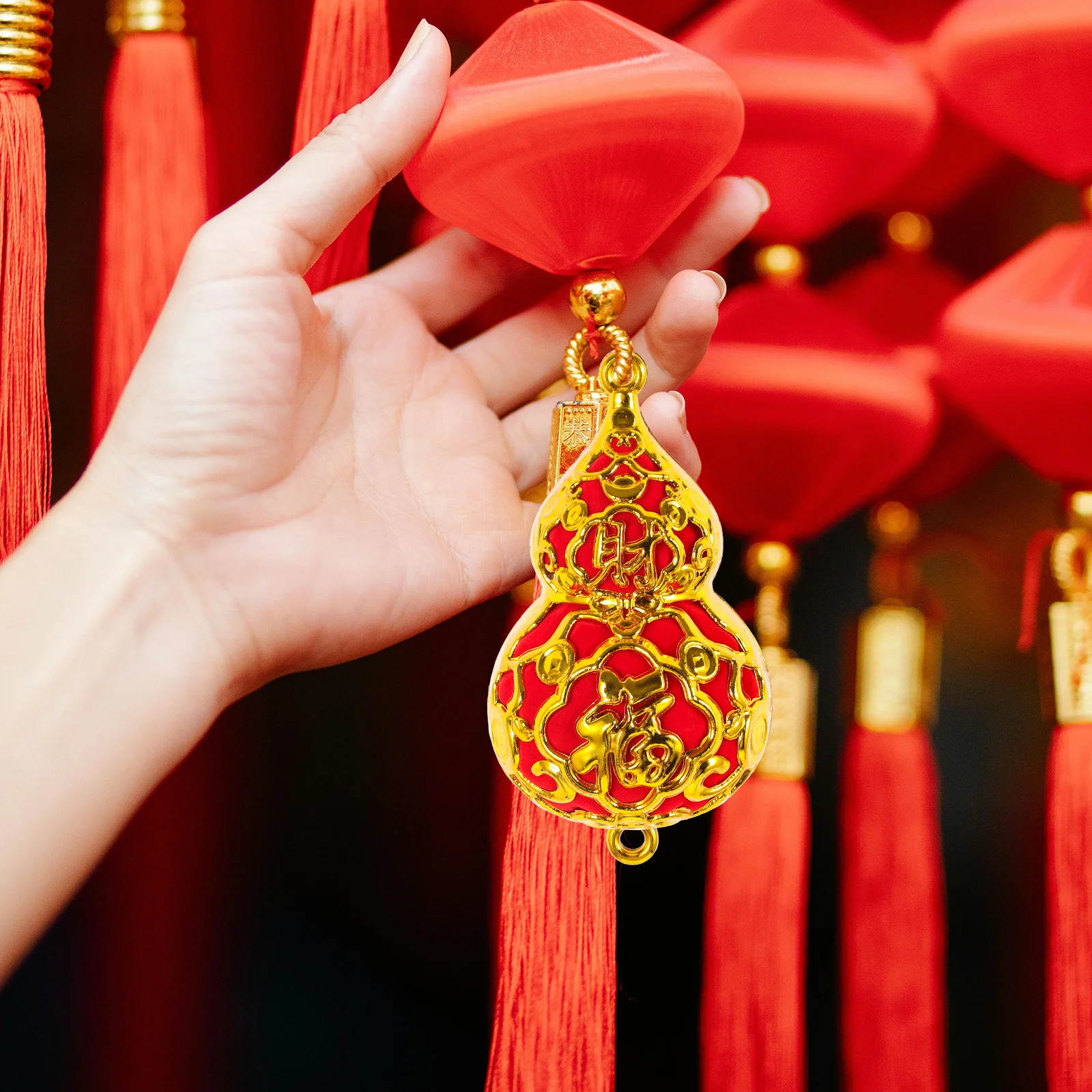 

6pcs Chinese New Year Feng Shui Red Gourd Set Festive Decorative Craft For Home Office Red Gourd Shape Plastic Hanging Diy